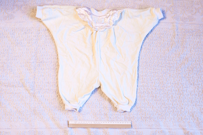 Разобрала детские вещи, всё на продажу. И немного взрослых вещей тоже (в конце списка).