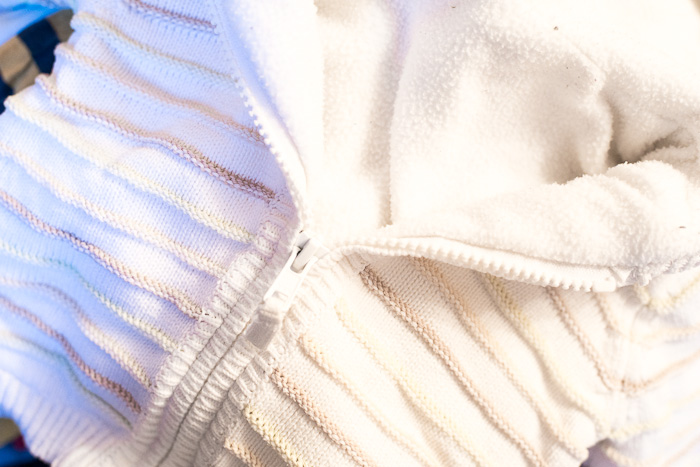 Разобрала детские вещи, всё на продажу. И немного взрослых вещей тоже (в конце списка).