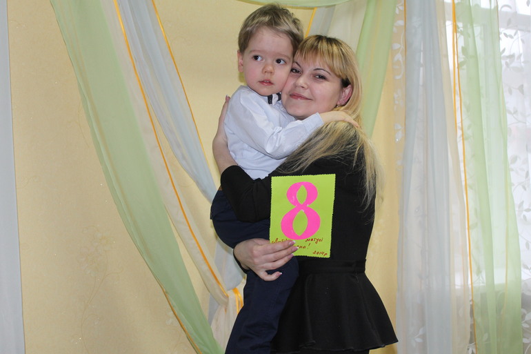 Наш первый весенний праздник в дет.саду