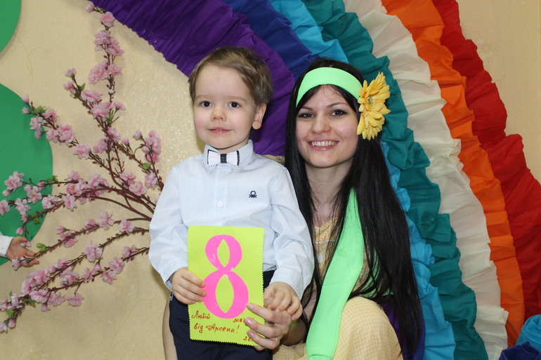 Наш первый весенний праздник в дет.саду