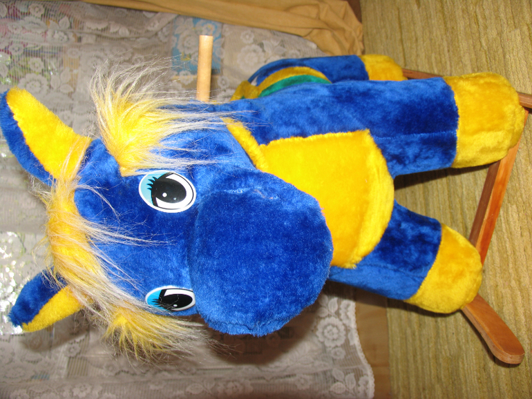 Качалка-лошадка в отличном состоянии.500р