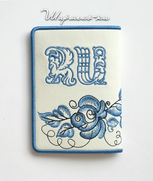 Вышитая обложка для загранпаспорта 