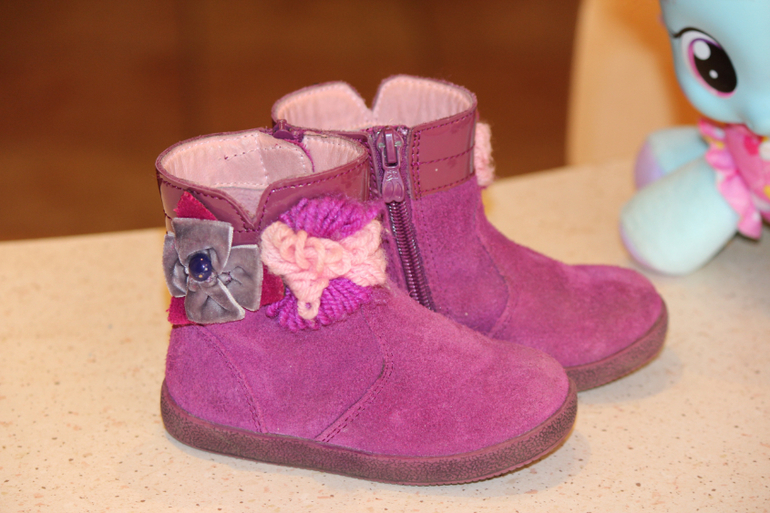 Crocs (С7), Капика (Kapika, разм.23), Minimen (разм.23), PrettyGirl (разм.23)