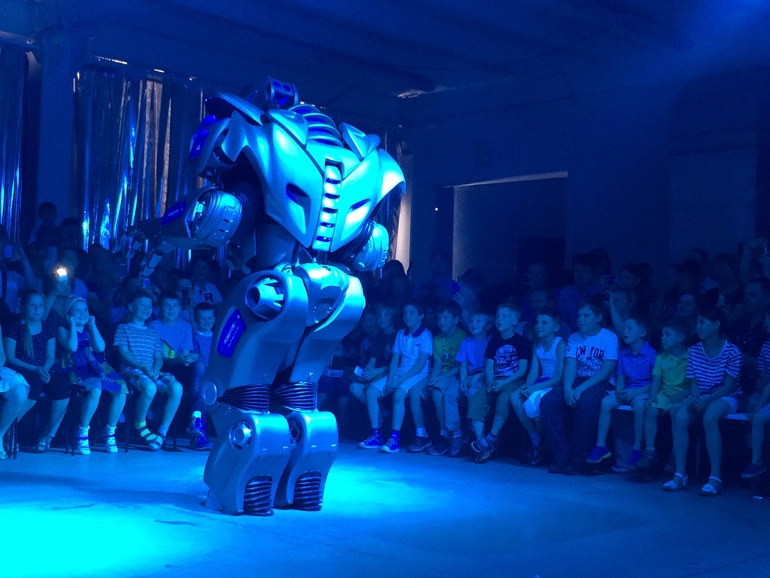 Бал Роботов