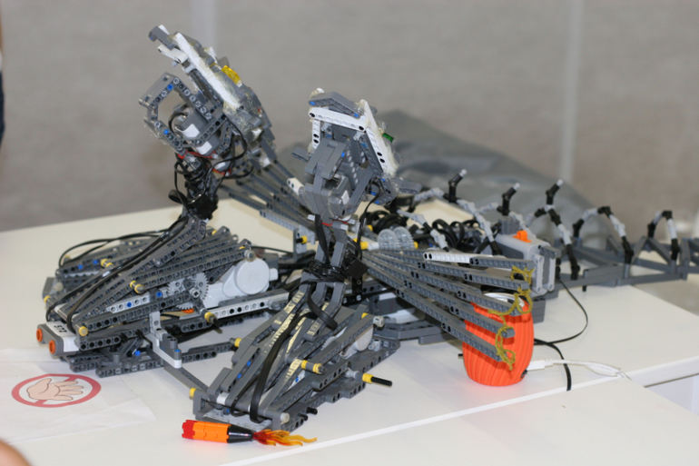 Бал Роботов