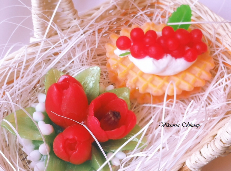 Цветочки и вкусняшки на 8-е марта)