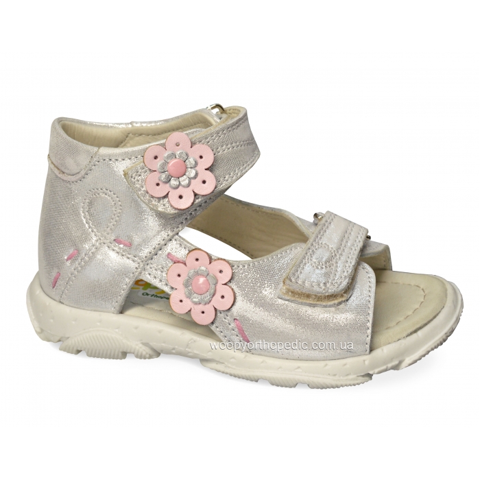 скупились на лето Нюшке...