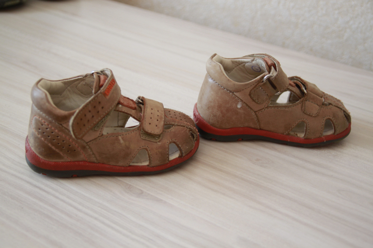 Кросовки и сандали Котофей б/у размер 20