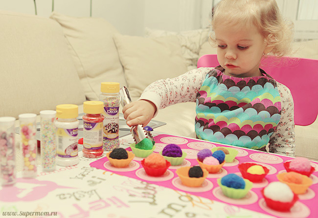 Пир из самодельного пластилина