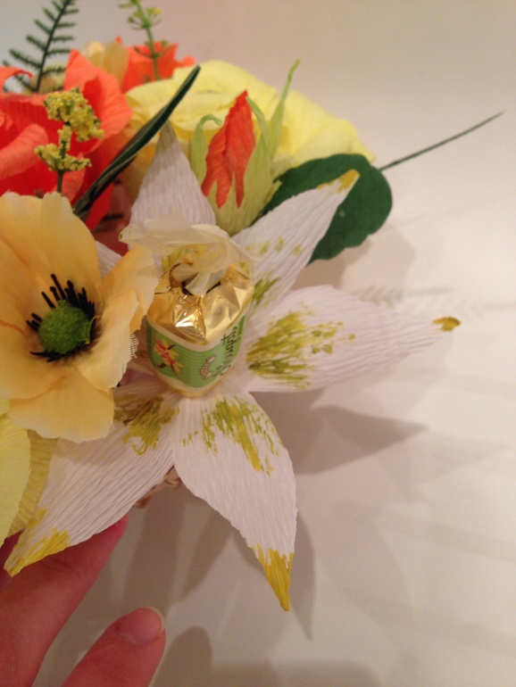 Конфетный букетик для свекрови... Критика и советы приветствуются!!!