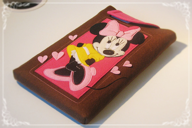 Минни Маус – настоящая кокетка, как и её обладательница)))