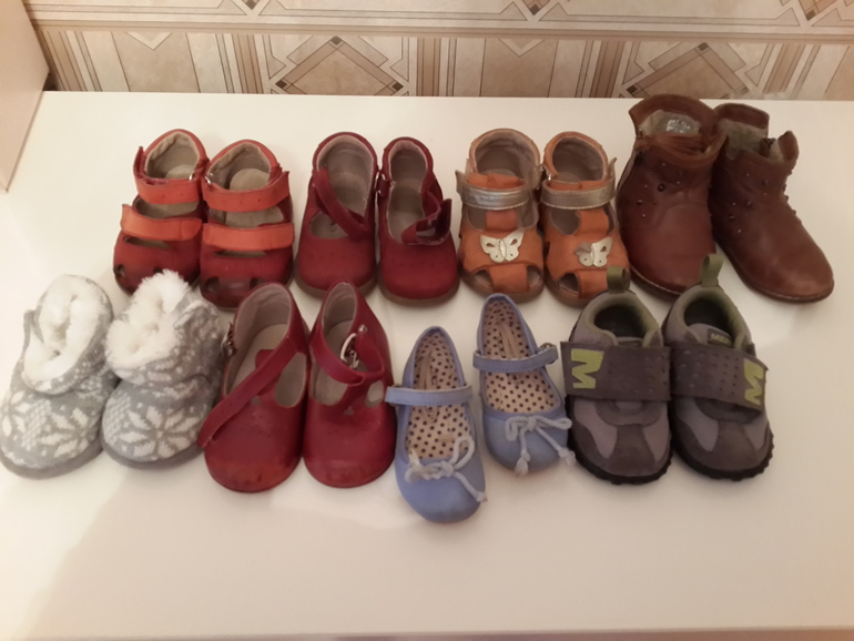 Продаю детскую обувь