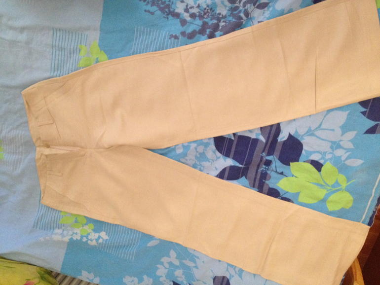 Летние льняные штаны продам.