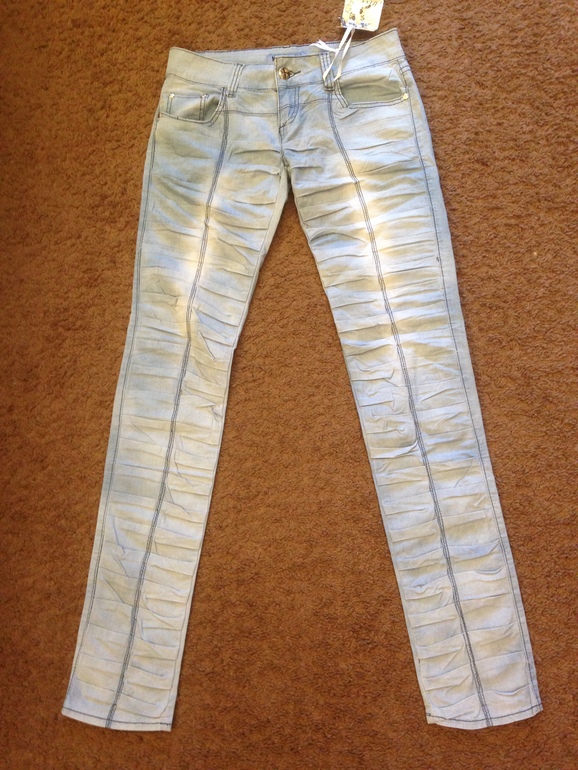 Джинсы новые, размер 28!