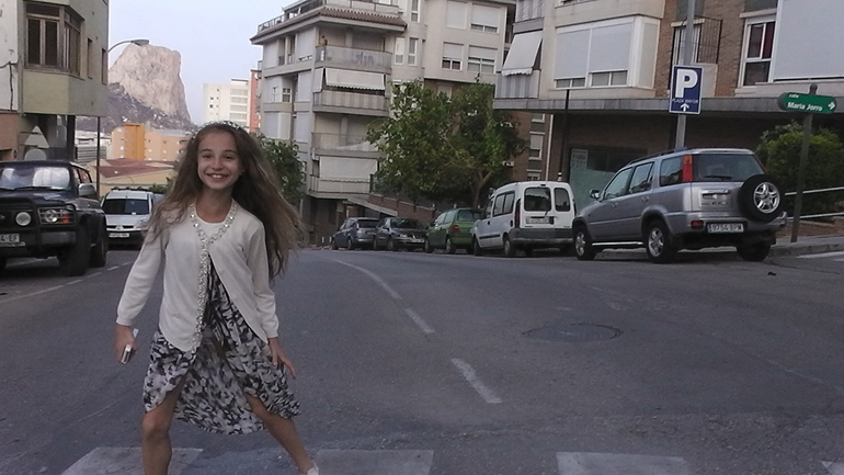 Нарядные платья из мастерской Алисы Неороновой ( Российский дизайнер) на 10 лет