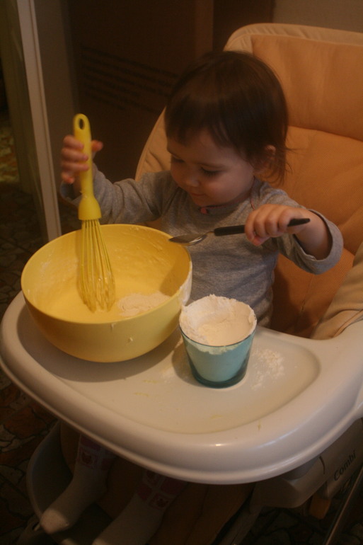 Готовим с детьми. Капкейки с изюмом и орехами.