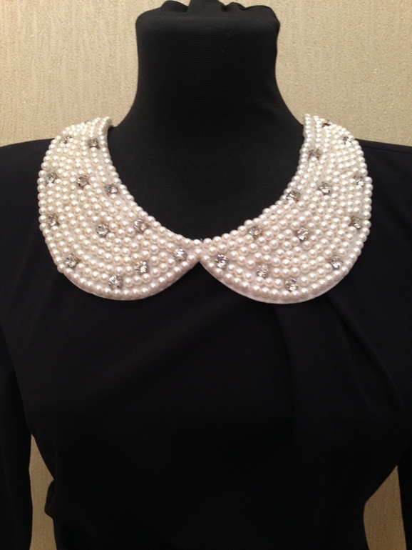 Элегантные платья 44 размер стоит 1500 руб