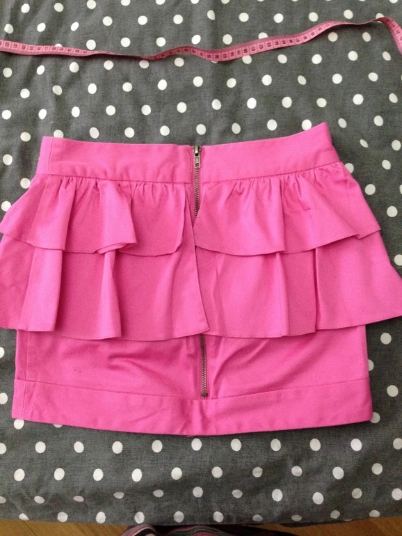 кароткая юбка очень красивые ТЛ 34 см ДЛ 34-38 см всего 2000 рублей