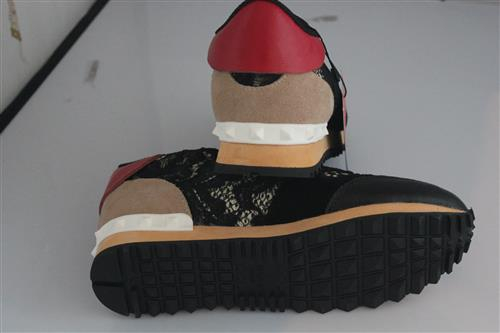 Живые фото+ ссылка, Очень женственные сникерсы от Valentino