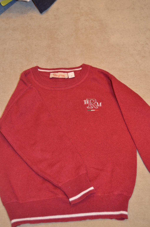 Для мальчика размер 92-98, б/у. Я из региона, вышлю почтой.