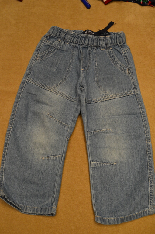 Для мальчика размер 92-98, б/у. Я из региона, вышлю почтой.