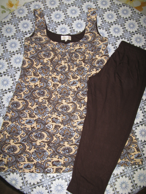 Вещи на лето и весну костюмы,сарафаны,туники .44-46-48- почта .я регион.