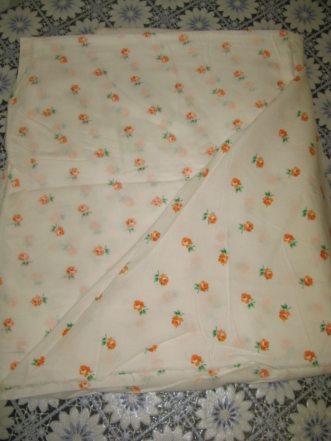 ткань(отрезы) и немного разного для рукодельниц . почта .