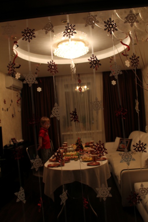 Снежинке 1 годик!