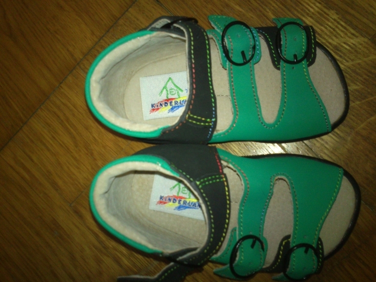 Продам кресла для кормления и много вещей, босоножки по хорошей цене