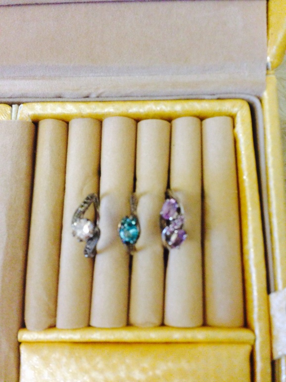 Айфон,белье,серебро,взрослое,детское много нового на подарки можно