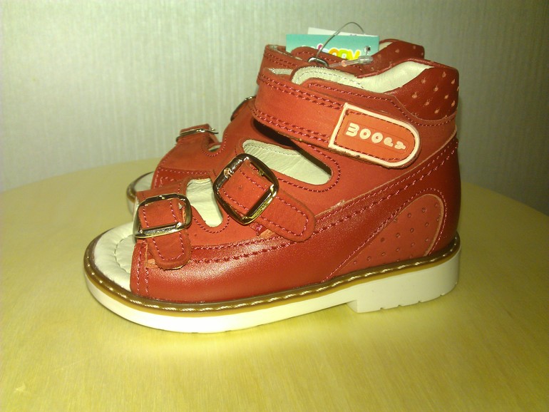 Босоножки 21р. Нам малы(