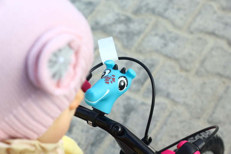 первые шаги - велосипед))