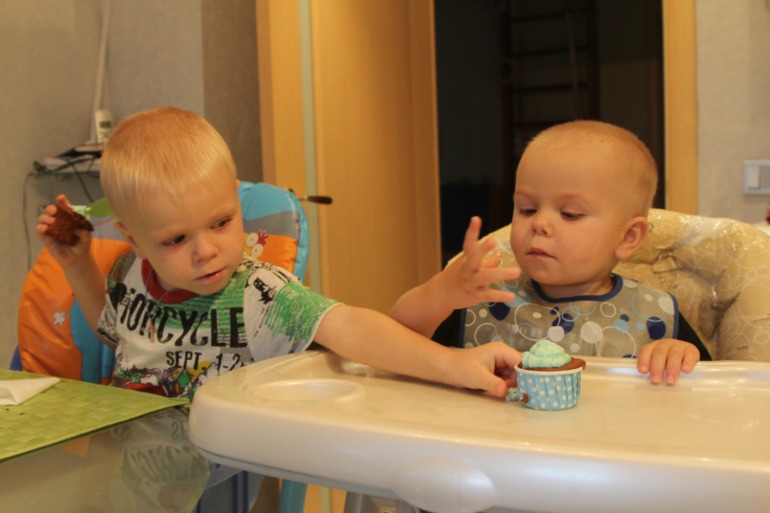 лысая башка, дай пирожка))))))))