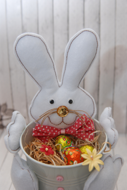 Пасхальный зайка в ведёрке
