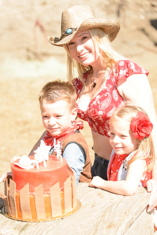 Ковбойский День Рождения наших Солнышек!!! 4 года