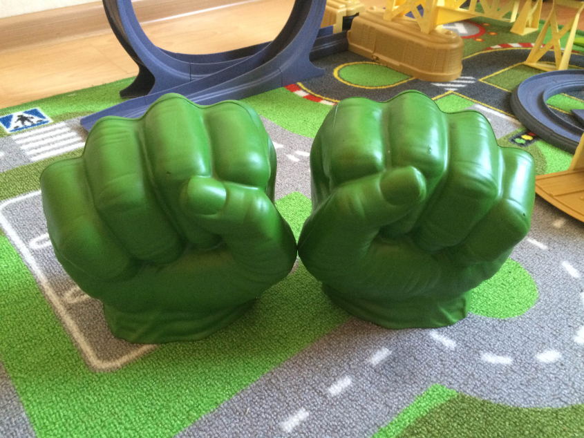 «Кулаки Халка» Avengers, Hasbro 900 руб.