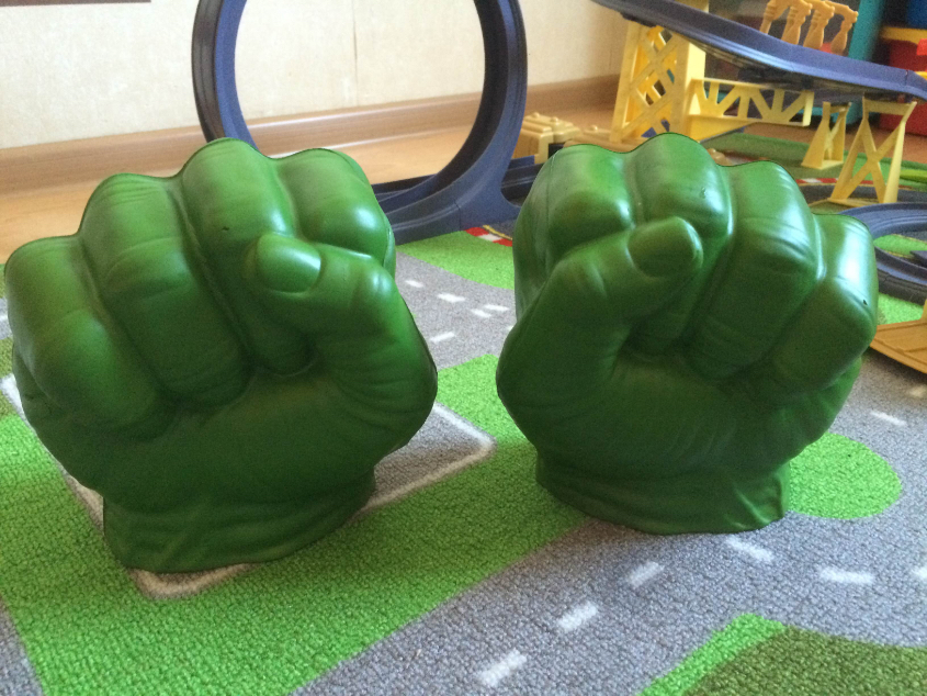 «Кулаки Халка» Avengers, Hasbro 900 руб.