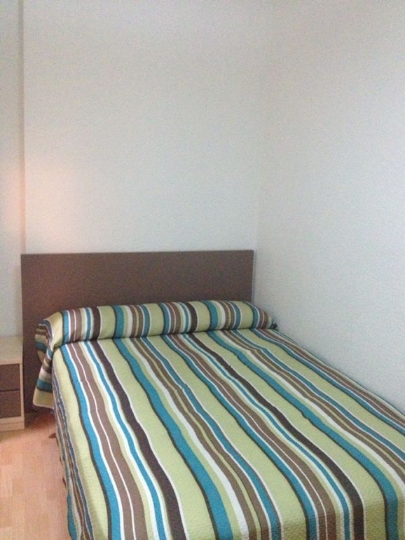 Спец. цена на аренду апартаментов в Испании (Санта Пола), 4 спальни, в 50м от пляжа, стоимость за месяц: июнь/1400 евро, сентябрь/1500 евро