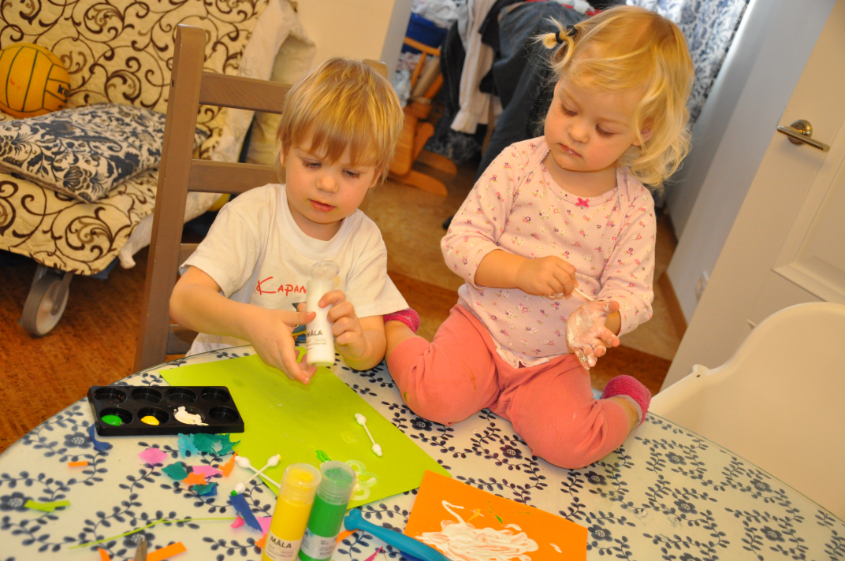 Рисование солью и немного палочками, ну и просто бодиарт