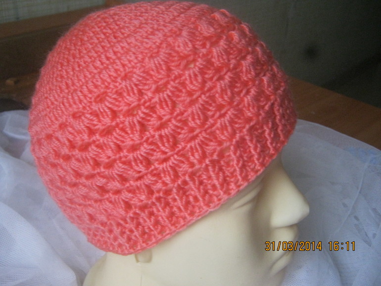 Весенняя шапочка для дочки