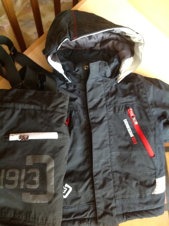 Продаю комбинезон Didriksons 80 разм. 1500 руб.