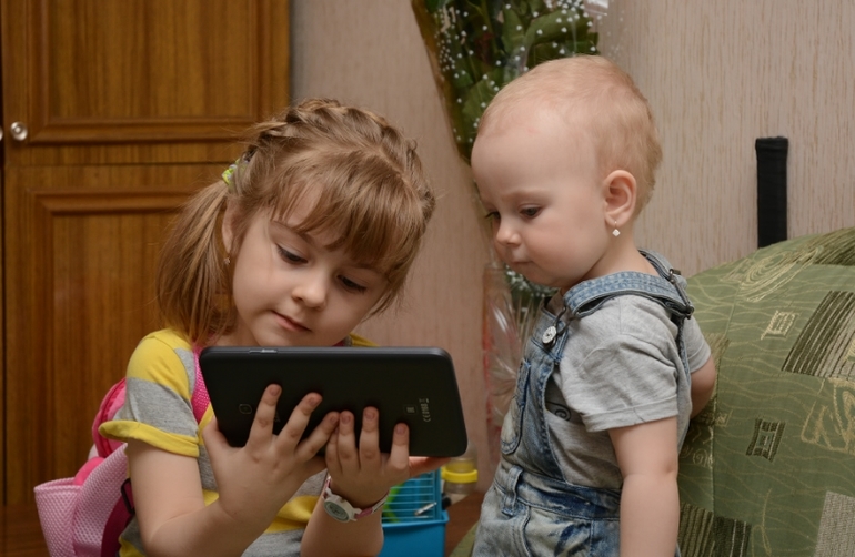 Аришка-мартышка (год и пять)