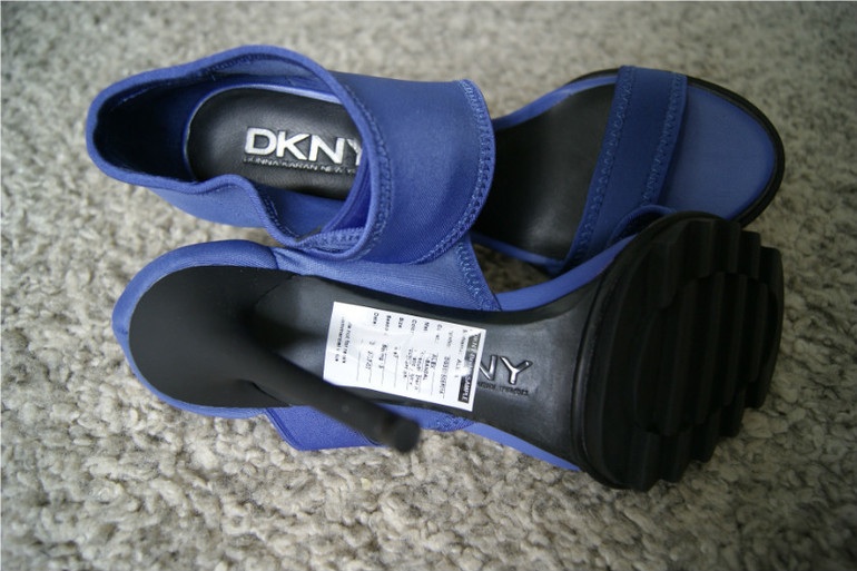 Обувь на 38-39 размер DKNY босоножки, ботильоны LORIBLU , UGG AUSTRALIA КЕДЫ!