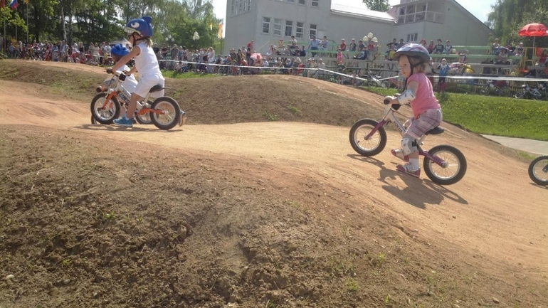 Беговелогонка или наши первые соревнования