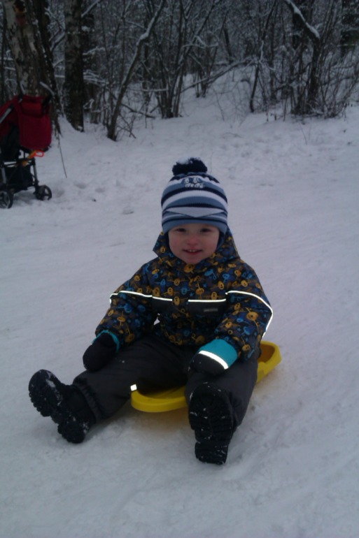 А мы сегодня открыли сезон катания с горок)))