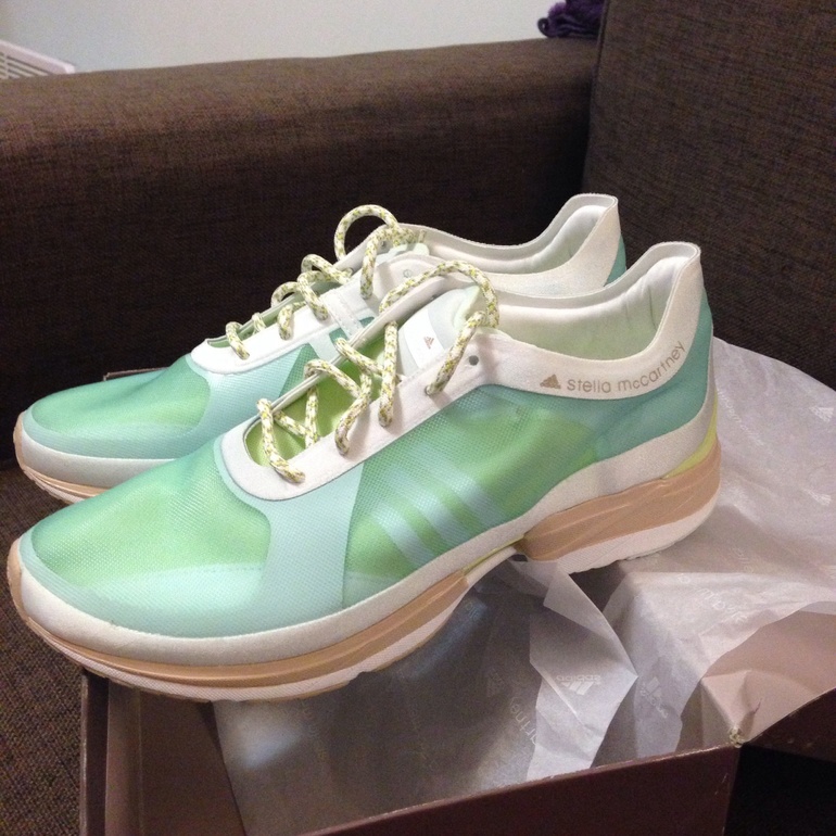 Продам новые кроссовки Adidas by Stella McCartney 5000р
