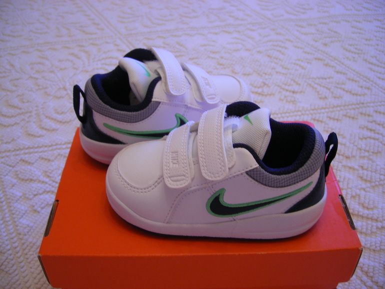 Новые кроссовки Nike