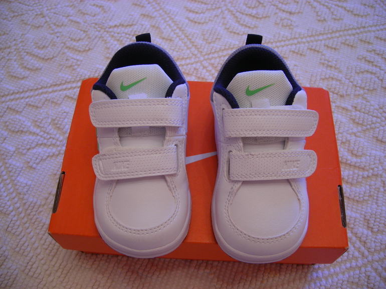 Новые кроссовки Nike