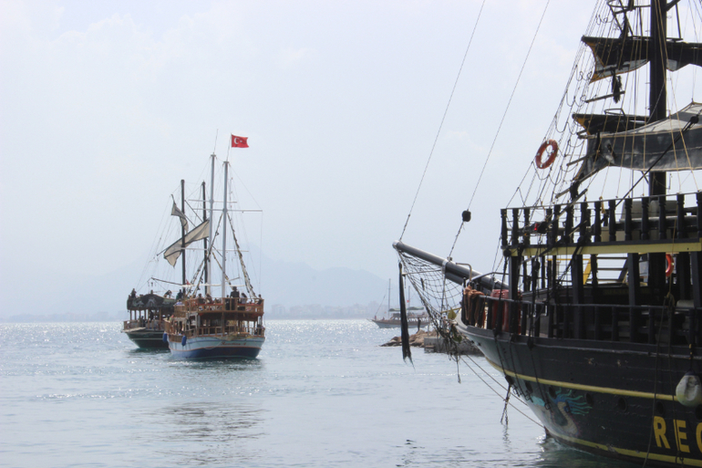 Океанариум в Анталии, водопад Куршунлу и озеро Нилуфер