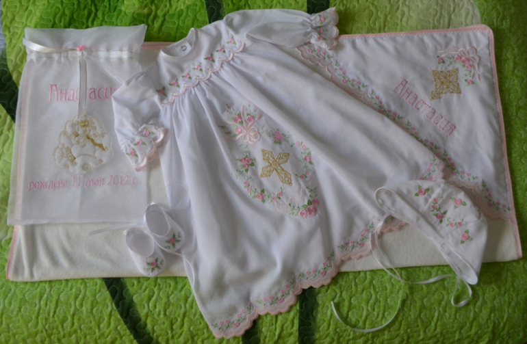 Именные крестильные комплекты на заказ